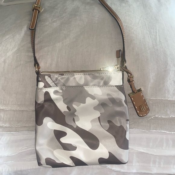Tommy Hilfiger Julia Camo Nylon Crossbody - Picture 3 of 6